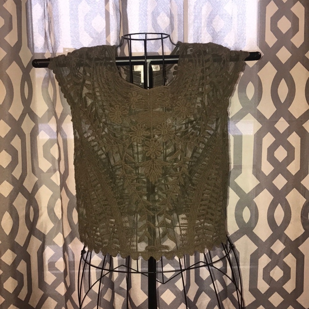 Crop top